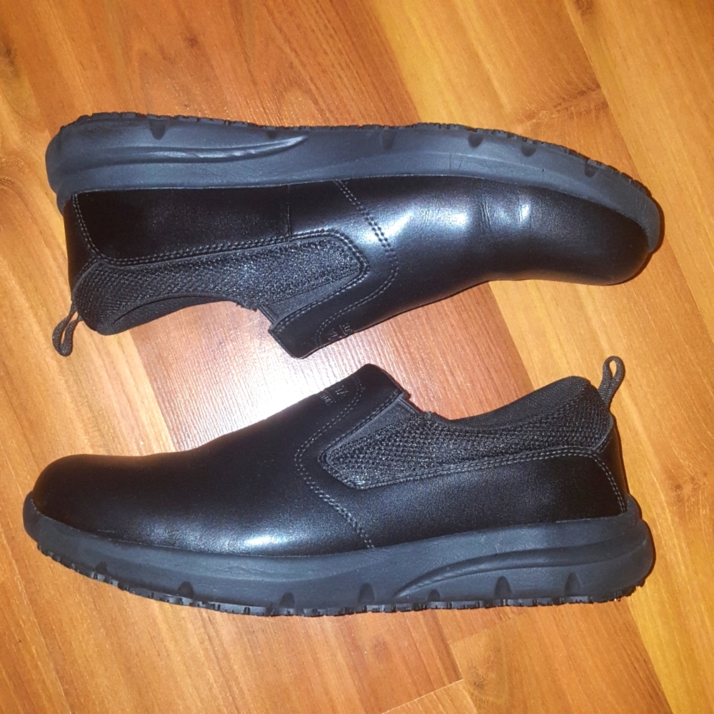 Women's Slip Resistant Work Shoes Black Leather Size 10.5
